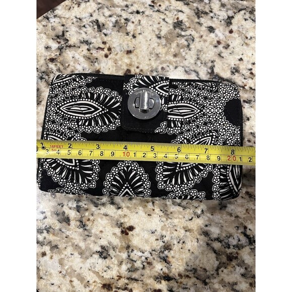 Vera Bradley Turnlock Wallet in Blanco Bouquet Zipper EUC - Picture 12 of 12